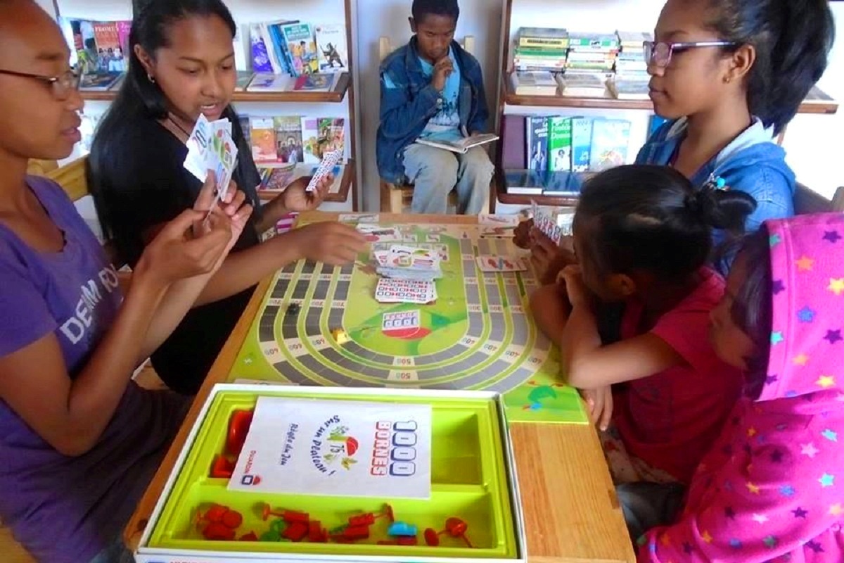 JEUX DE SOCIETE BIBLIOTHEQUE MALAZA
